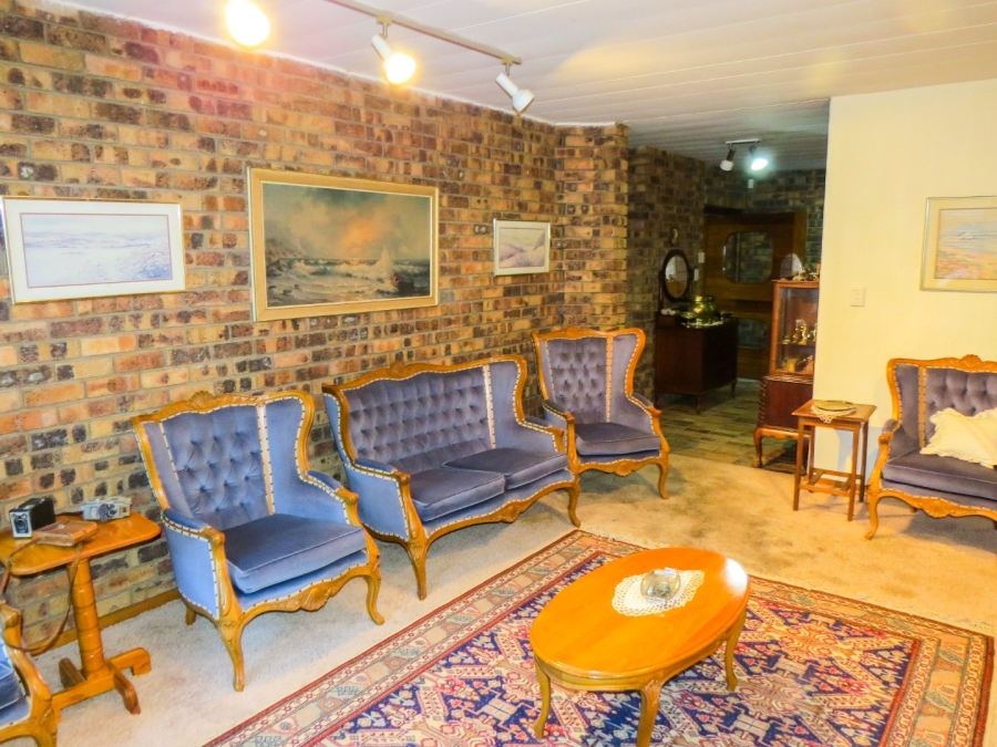 4 Bedroom Property for Sale in Heuwelsig Free State